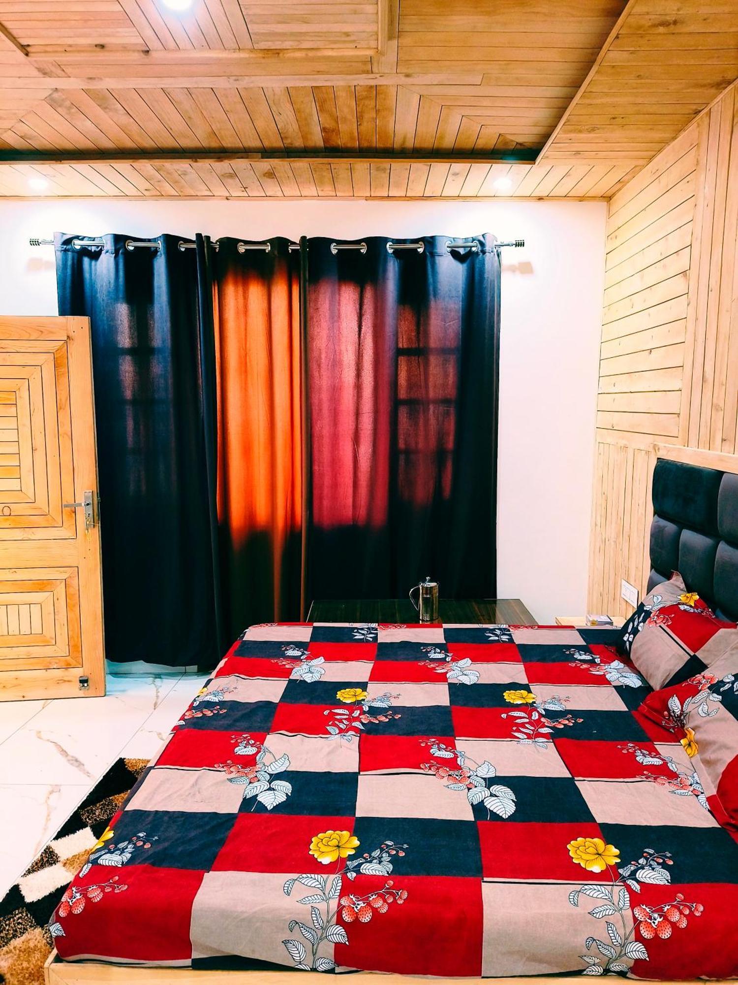 Cozy Heaven Home Stay Dalhousie-Near Fortune Park Itc Karelanu Exterior photo